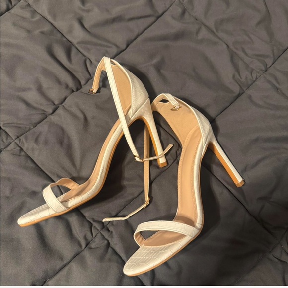 Chic White Strappy Heels - Picture 1 of 2